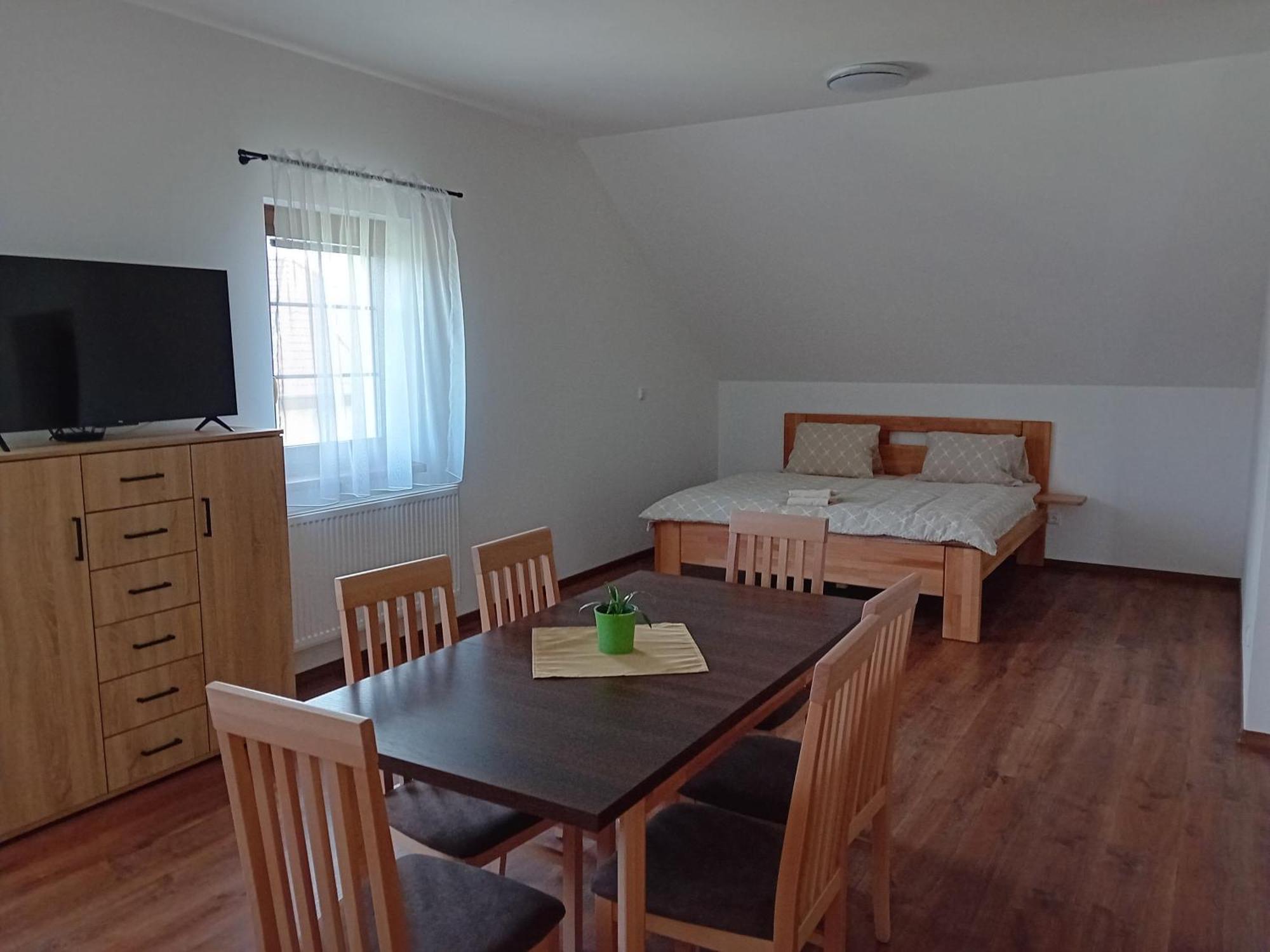 U Hrobky Apartment *
